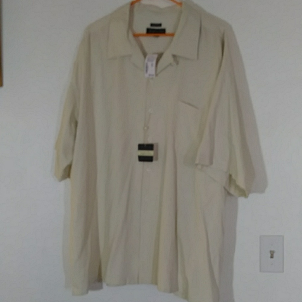 Men's short sleeve button down